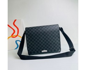 Louis Vuitto* N40350 District cross bag