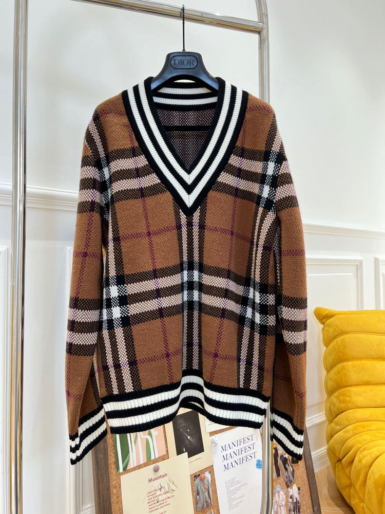 Burberr* Wool 22ss Maglione Maloney 브이넥 스웨터 (품절)