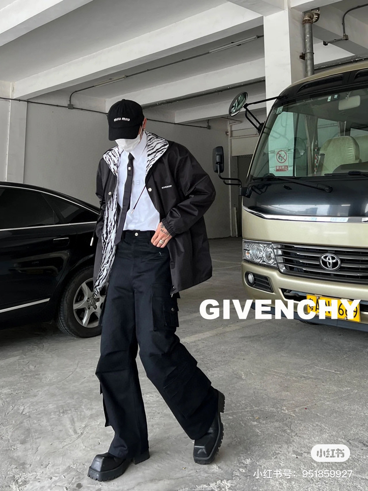 Givench* 22FW 양면 바람막이 자켓 - V공장